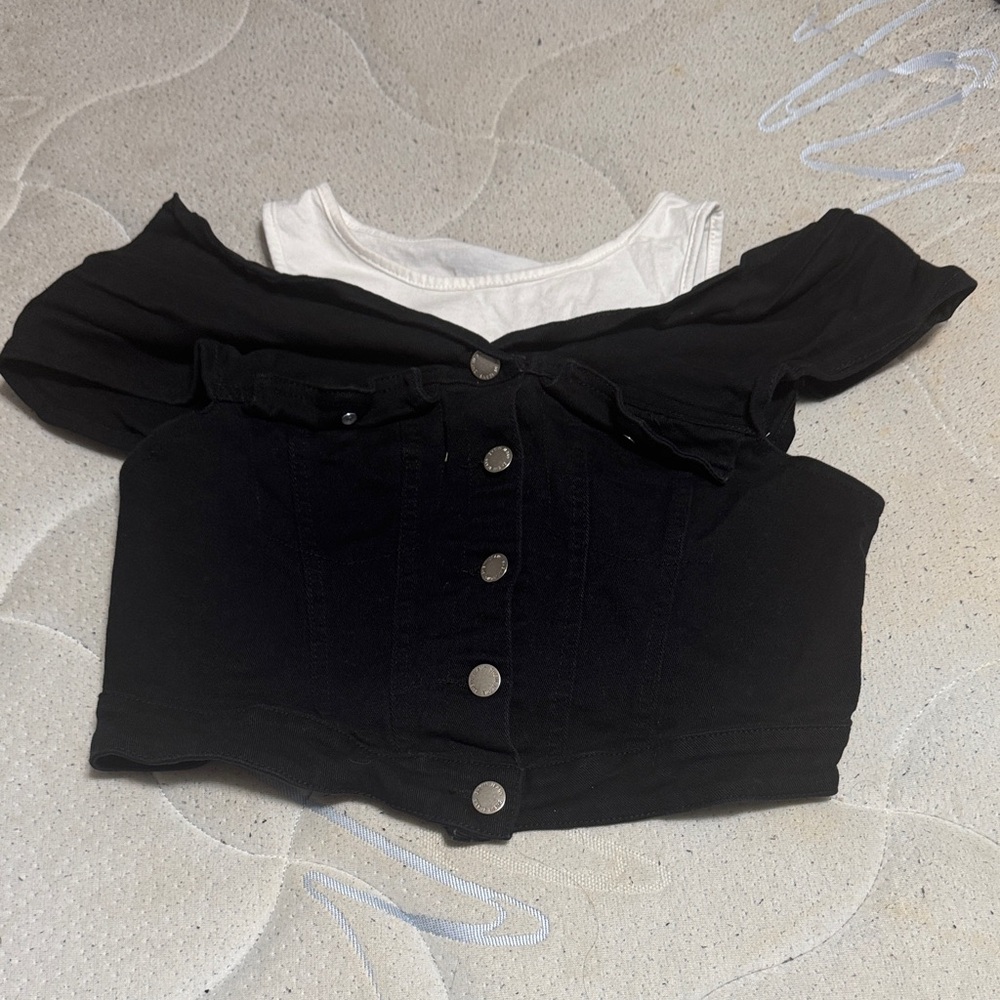 Black Off-Shoulder Buttoned Crop Top